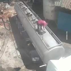 854390 B