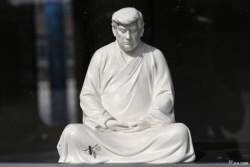 904697 B