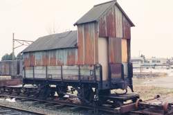 879829 B