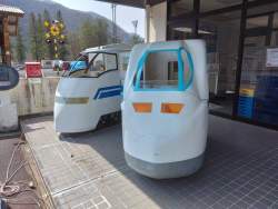 228435 B