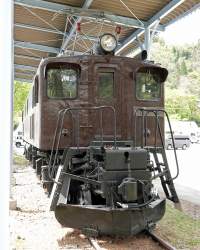 687604 B