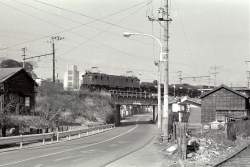 762561 B