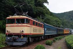 1895961 B