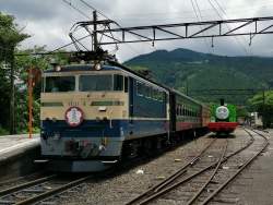 372698 B