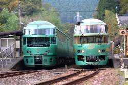 636149 B