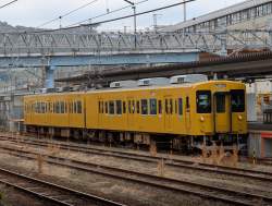 647329 B