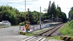 608733 B