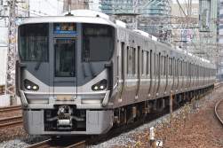 636812 B
