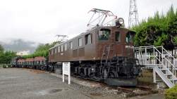 598786 B